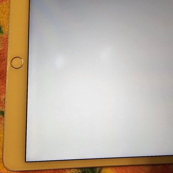 Apple iPad Air 3 3rd Gen 64GB Silver Wifi Tablet w/ Accessories Works - Picture 7 of 16